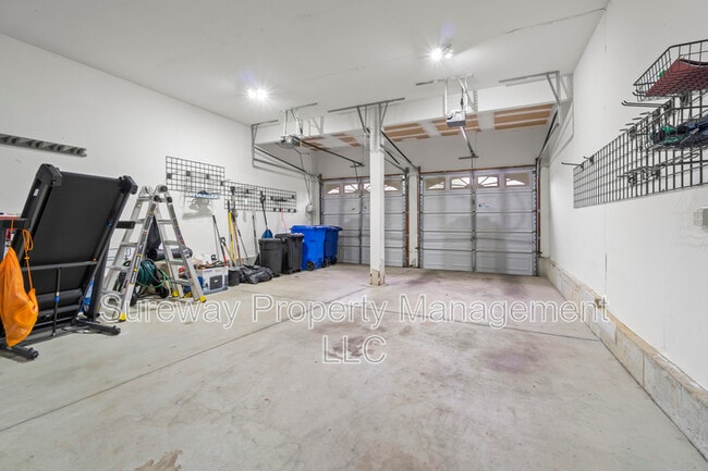 Building Photo - 2 Heather Ln