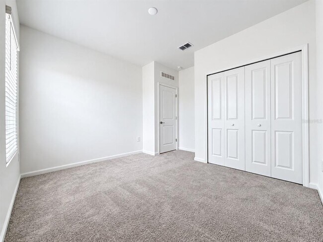 Building Photo - 5605 Ronin Dr