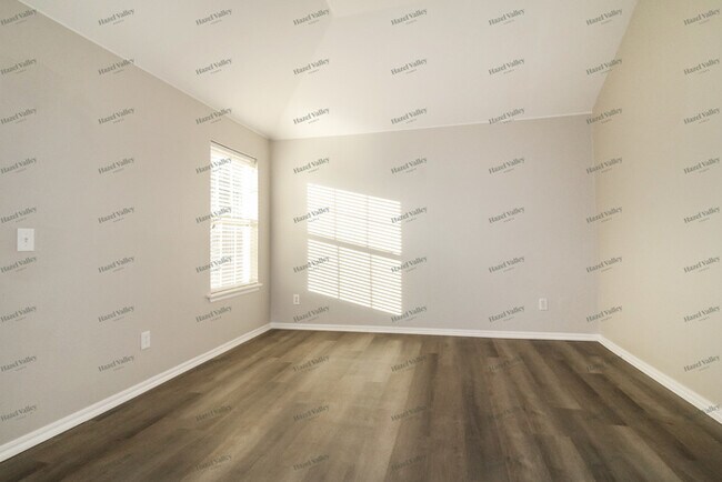 Building Photo - 15945 Katie Ridge Dr