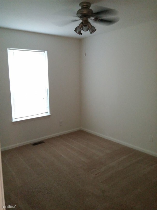Building Photo - 1007 W 38th St
