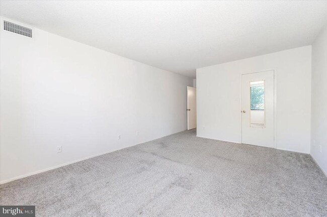 Building Photo - 5225 Pooks Hill Rd