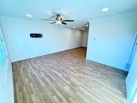 Building Photo - "Spacious 3-Bedroom Condo with 2 Full Bath...