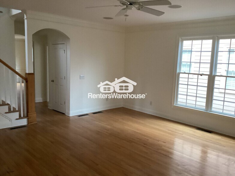 Building Photo - 1073 Davis Cir NW