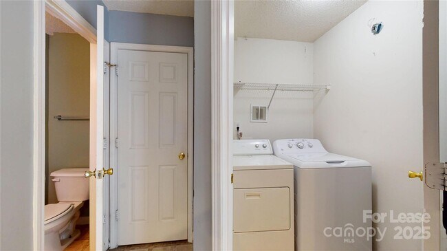 Building Photo - 1777 Forest Side Ln