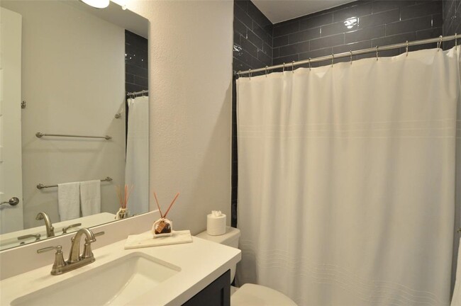 Building Photo - 16804 Roselin Dr