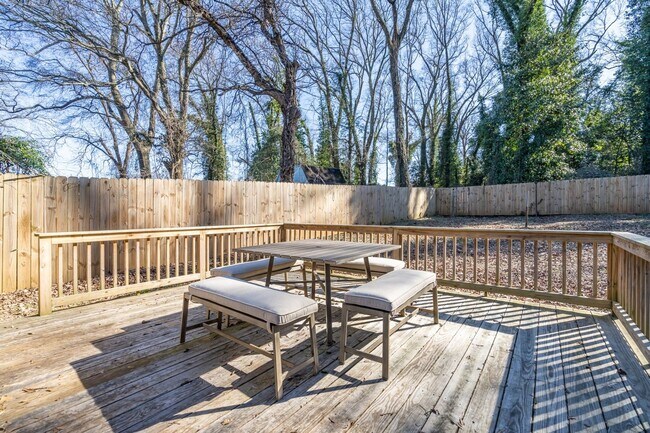 Building Photo - Spacious 4BR House in Atlanta