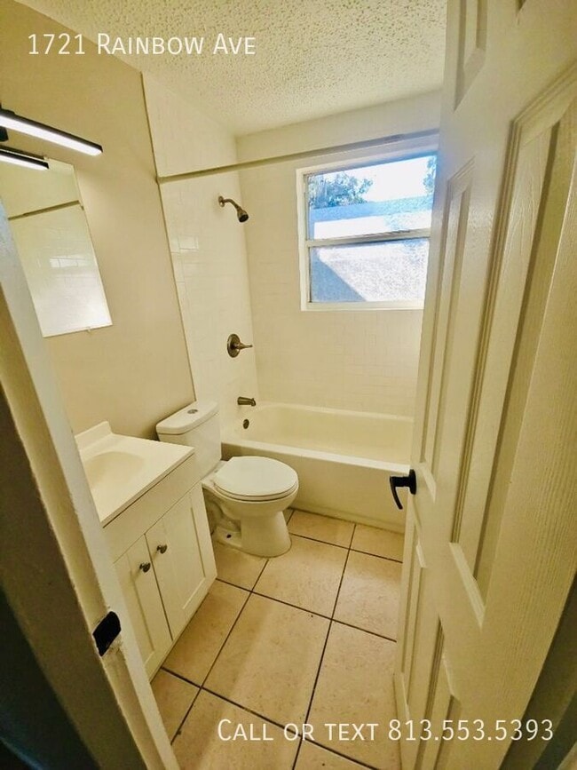 Building Photo - 1721 Rainbow Ave