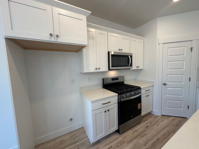 Building Photo - 5280 Acacia Dr