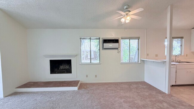 Building Photo - 929 Dewing Ave