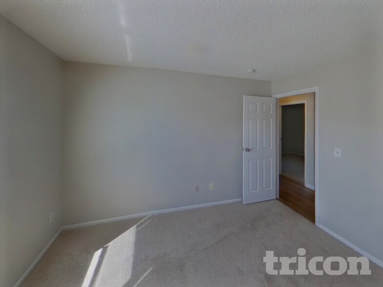 Building Photo - 4255 Pinal Ln