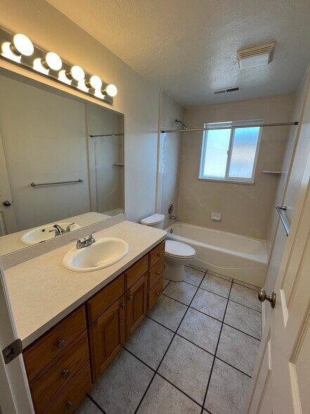 Bathroom - 365 E 1500 S