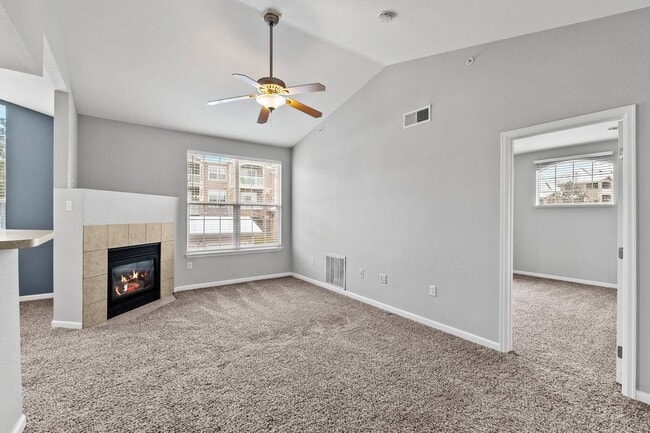Building Photo - Gorgeous Two Bedroom Windmill Creek Condo!