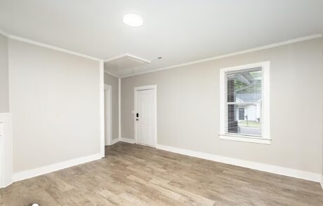 Building Photo - 105 S Elm St