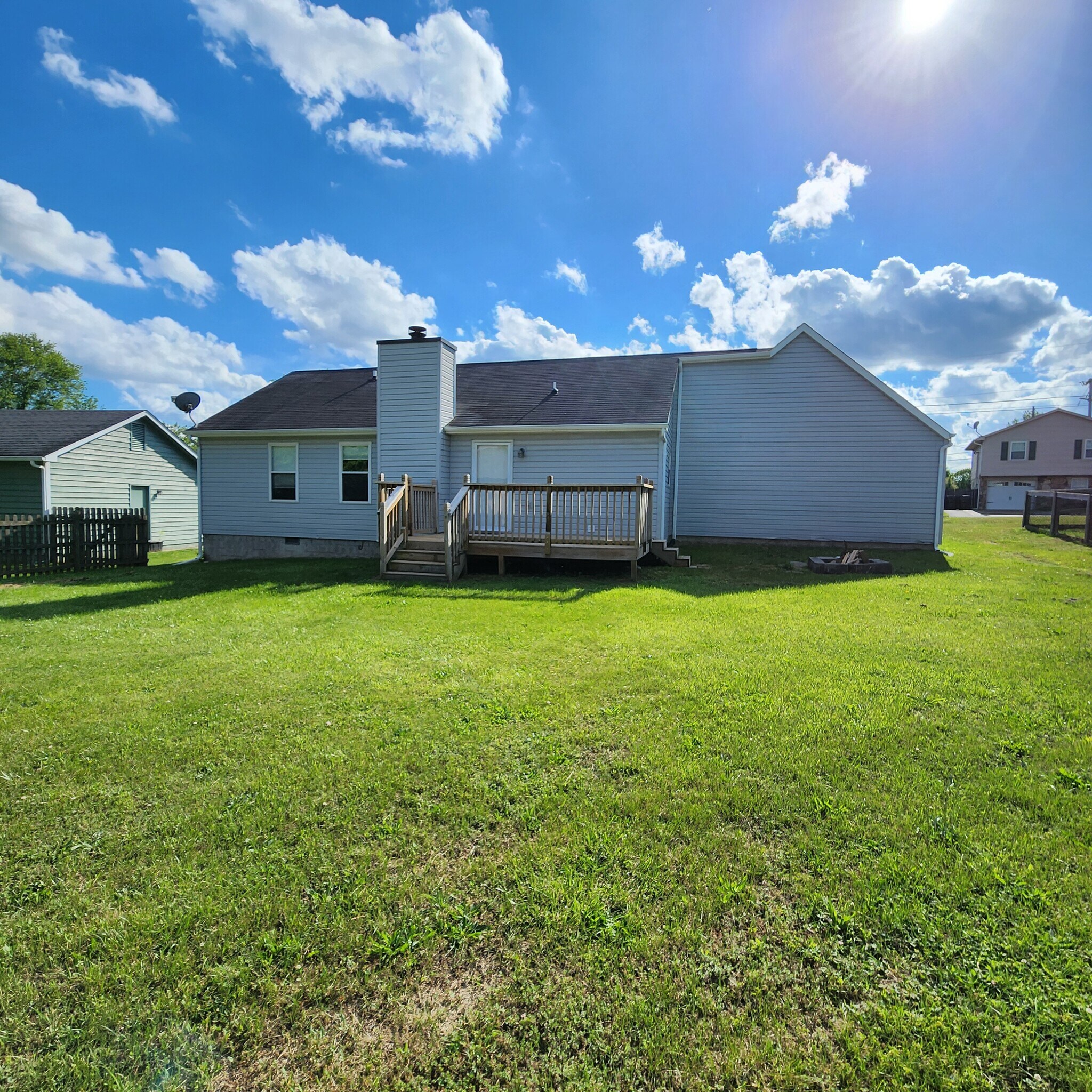 Building Photo - 2036 Merle Ln