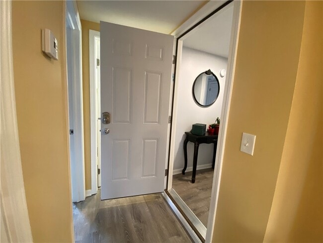 Building Photo - 233 W Commercial St