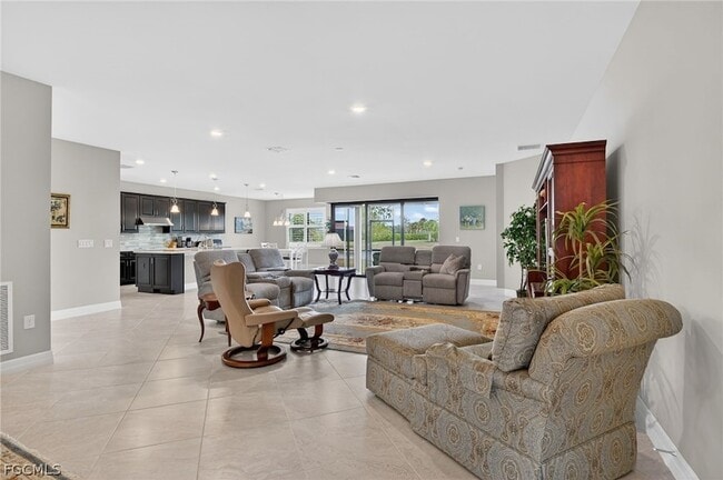 Building Photo - 11279 Thurston Chase