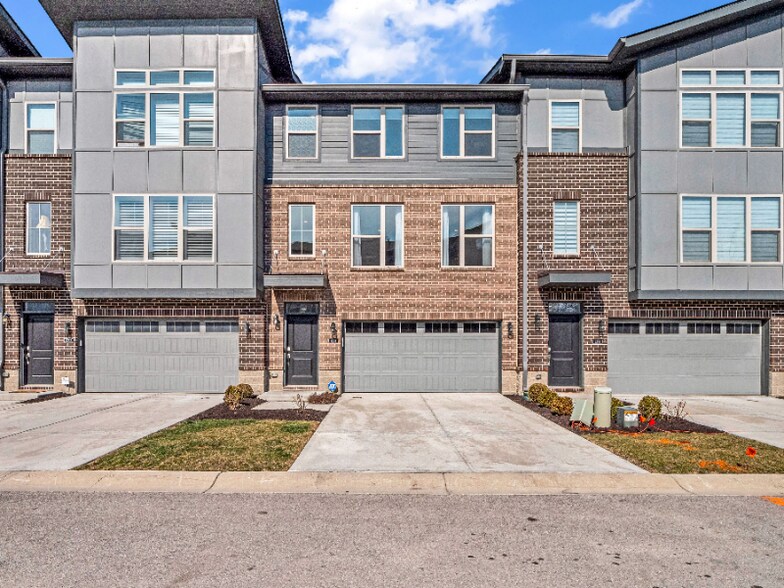 Building Photo - 8238 Bostic Dr