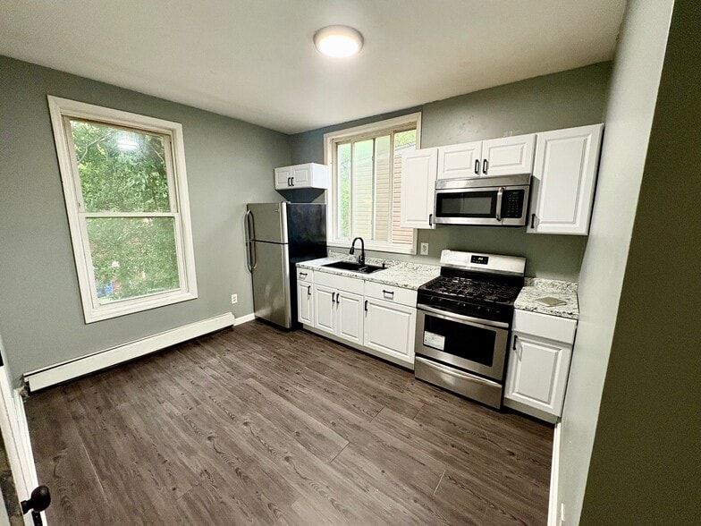 Kitchen - 27 N 18th St