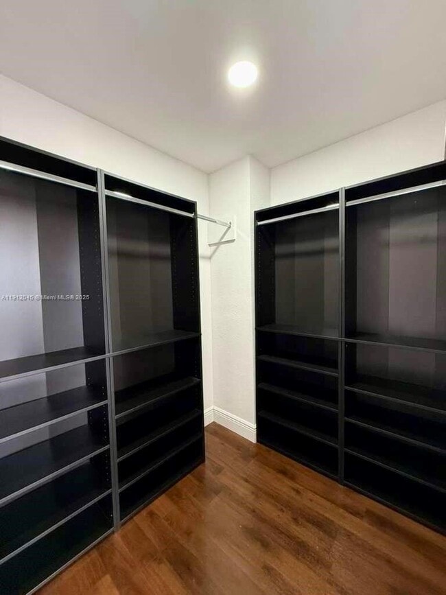 Building Photo - 922 NW 134th Ave