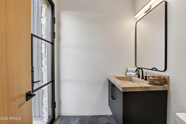 Building Photo - 9067 E Rimrock Dr