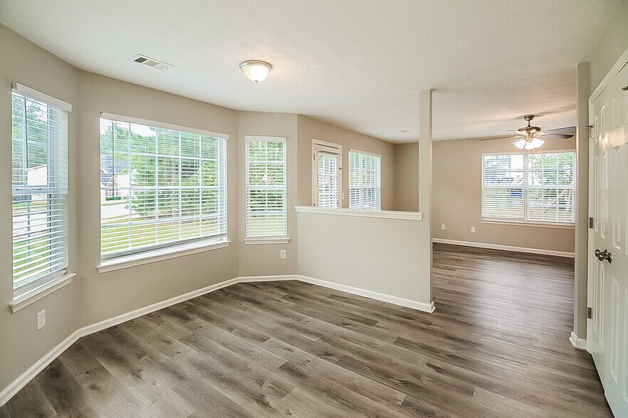 Building Photo - 51 Belmont Park Ln