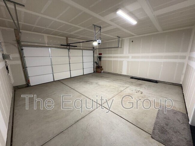 Building Photo - 3036 N Parkside St