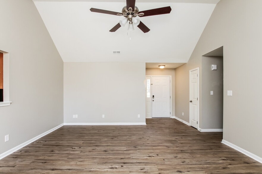 Building Photo - 505 Lisa Carol Dr