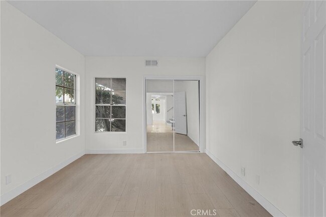 Building Photo - 23234 Valerio St