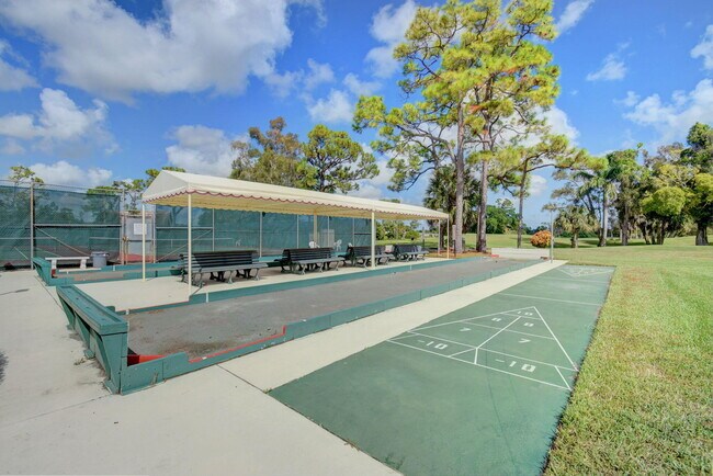 Building Photo - 7101 Golf Colony Ct