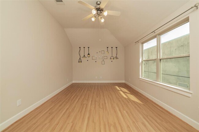 Building Photo - 3718 Main Aspen Dr