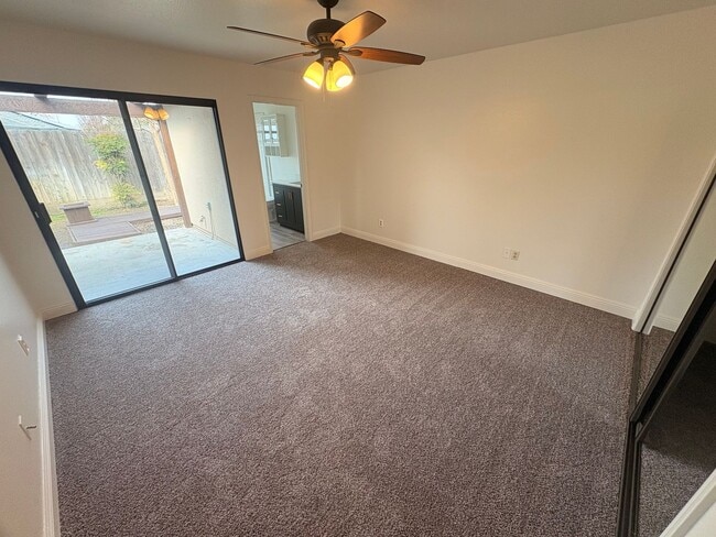 Building Photo - Beautiful 3 bedroom Home for rent in Visalia, Ca