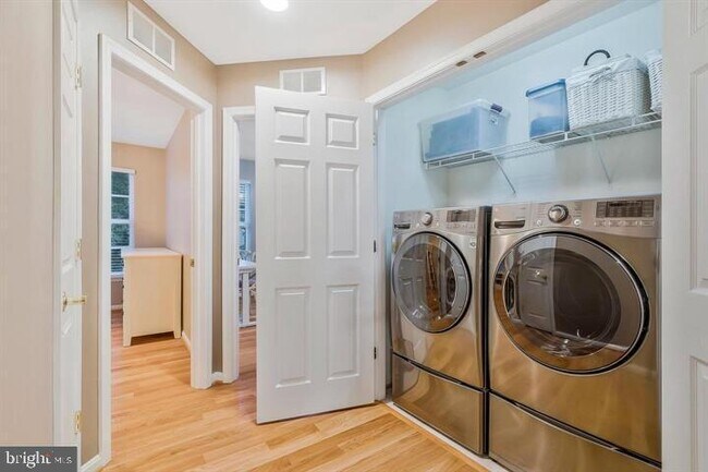 Building Photo - 4541 Monmouth St