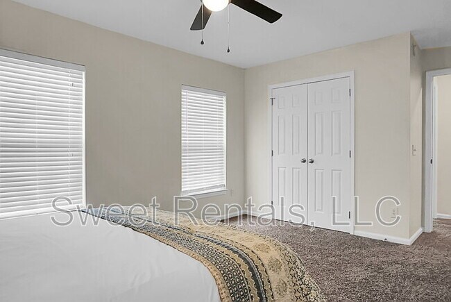 Building Photo - 124 Larkspur Dr