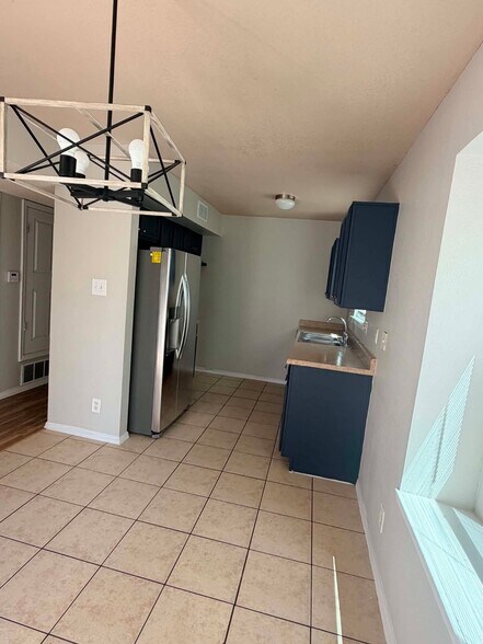 Building Photo - 4516 Lorenzo Ponce Dr