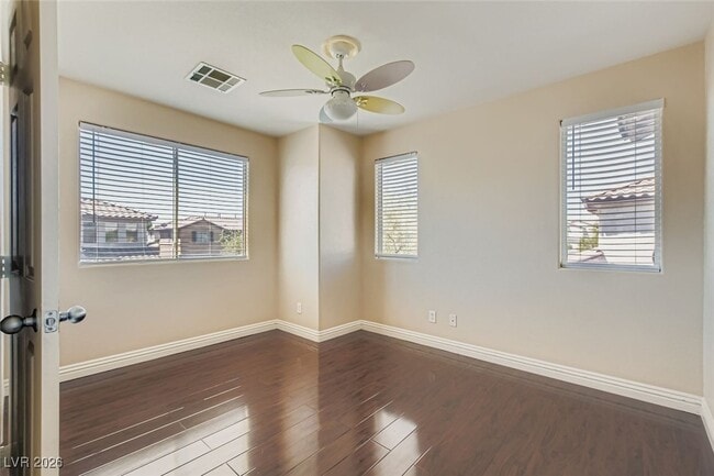 Building Photo - 5986 Ambleshire Ave