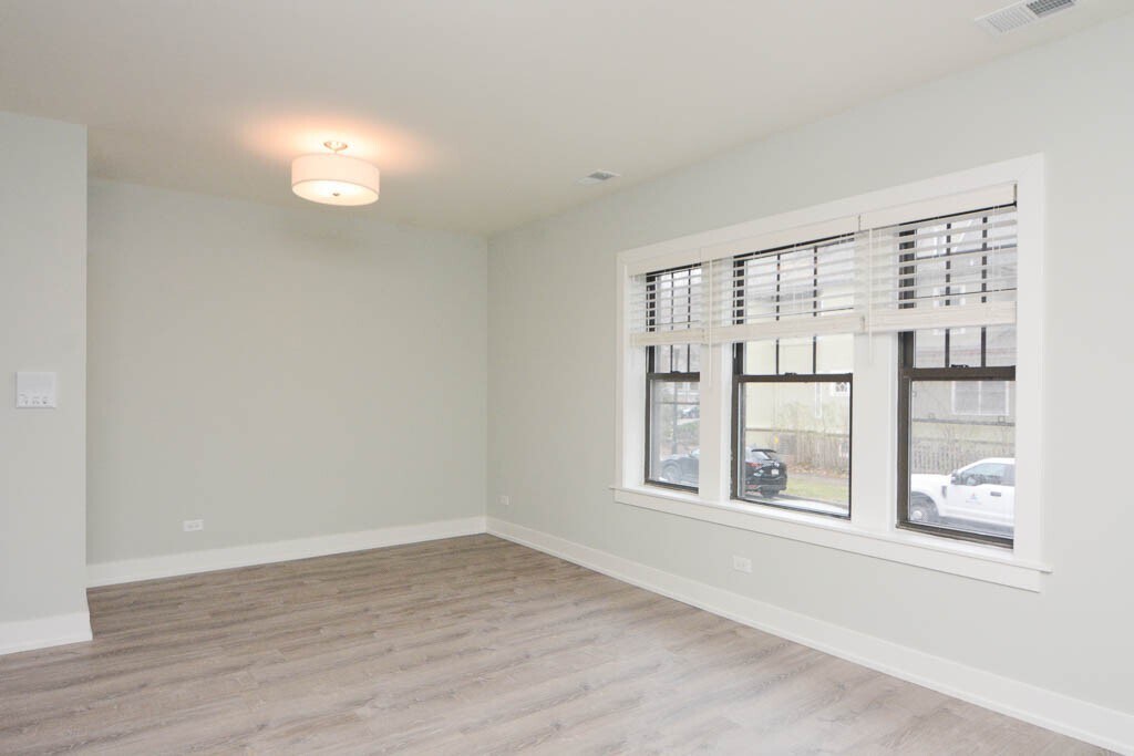 Building Photo - 818 Crain St