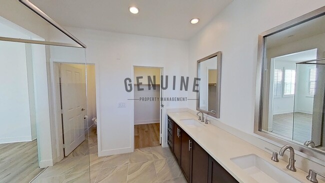 Building Photo - Gorgeous 3 Bedroom Townhouse in Ladera Ranch!