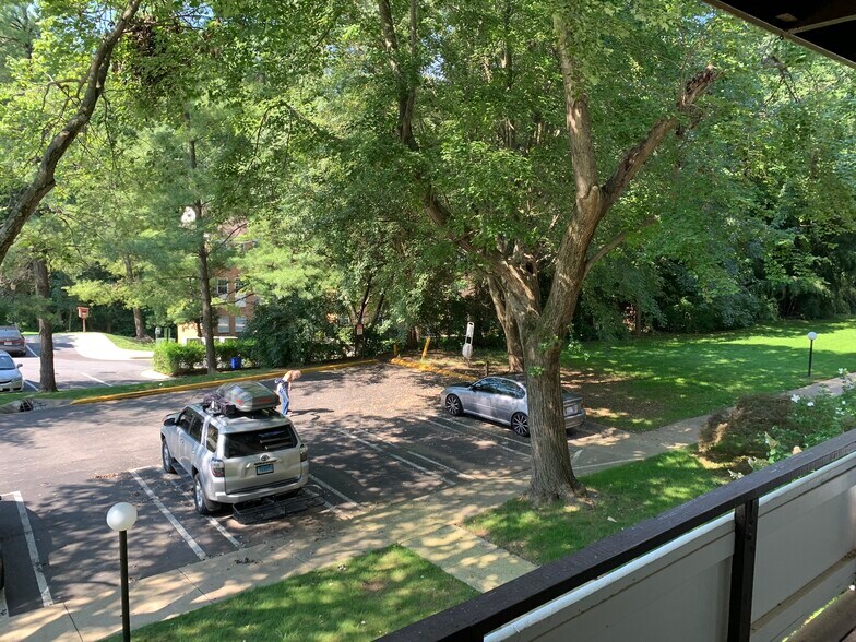 Building Photo - 7509 Spring Lake Dr