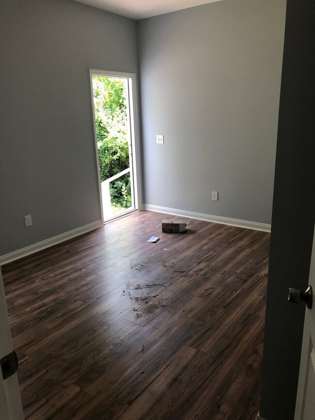 Building Photo - Fully Renovated Single Family Home