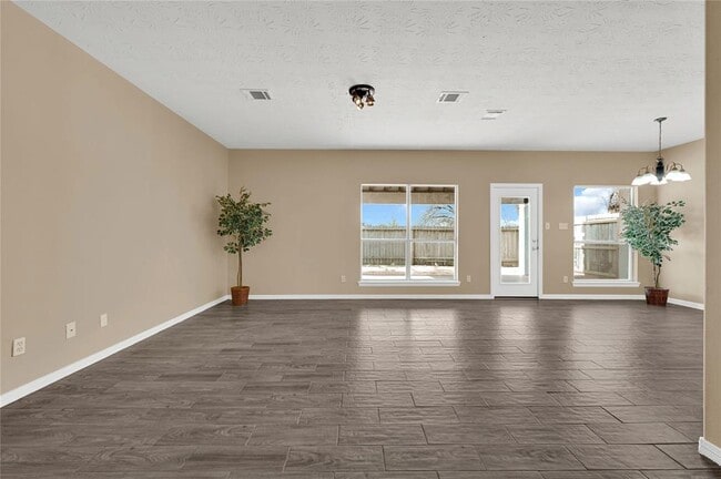 Building Photo - 7715 Omaha Dr