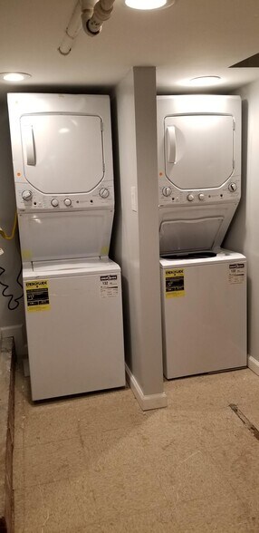 Washer & Dryer - 161 16th Ave