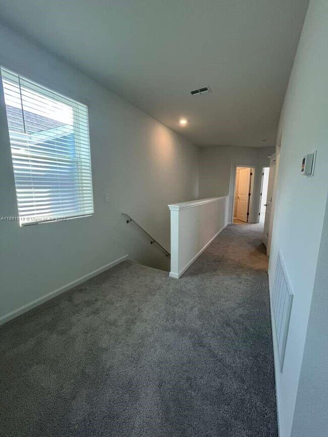 Building Photo - 5984 Zen Wy