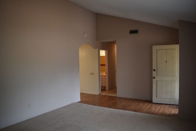 Building Photo - Single Story 3 Bed 2 Bath Home in Poway- S...