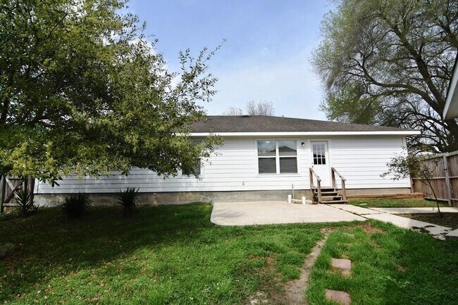 Building Photo - 12745 Lake Conroe Hills Dr
