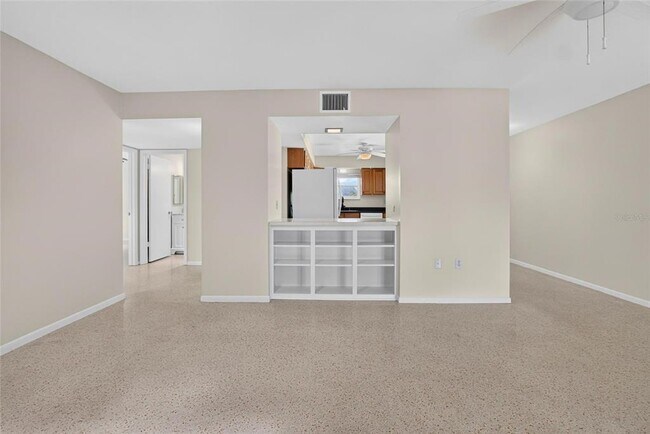 Building Photo - 705 Thunderbird Ave