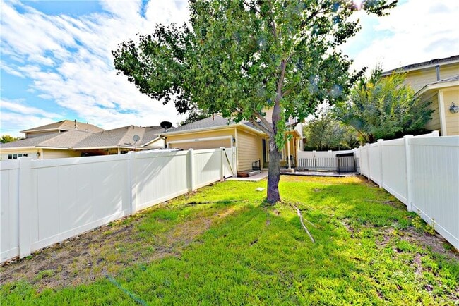 Building Photo - 1805 Copper Breaks Ln