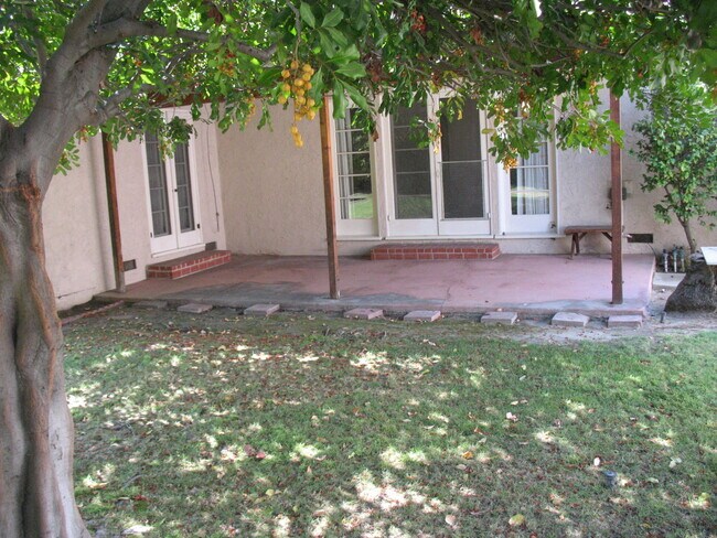 Building Photo - 3121 W Wyoming Ave