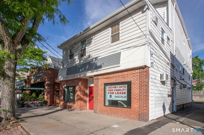 Building Photo - 2879 Fairfield Ave