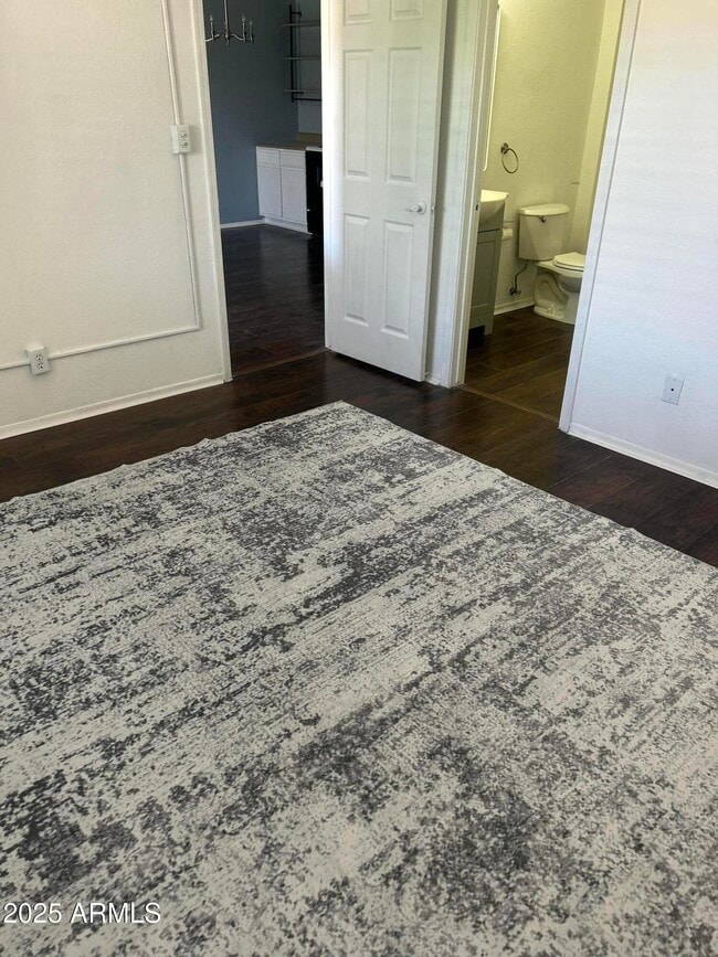 Building Photo - 1440 N Idaho Rd