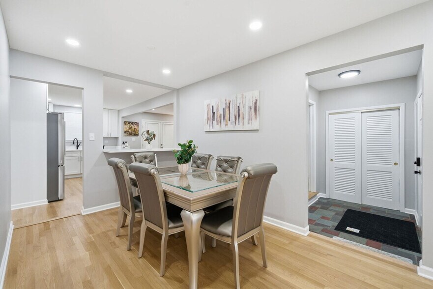 Building Photo - 12804 W Playfield Dr